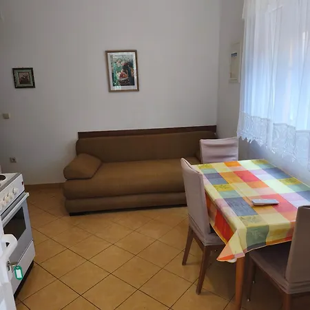 Lada Apartament *
